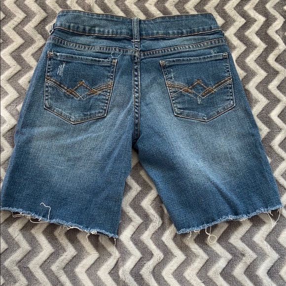 Raw cut shorts - Picture 2 of 2